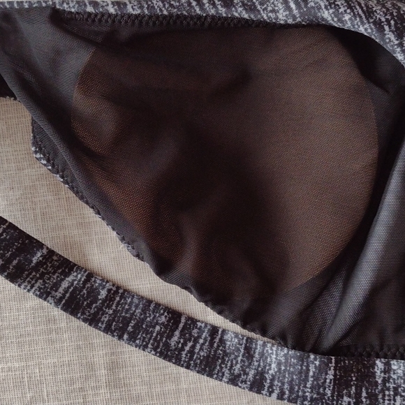 Victoria's Secret VSX SPORT Sports Bra EUC - Picture 5 of 6